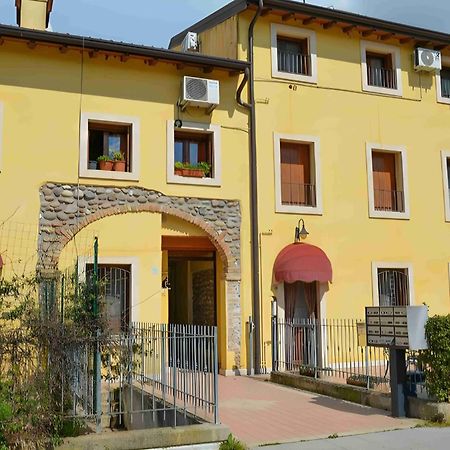 Casa Vacanze Raggio Di Sole Apartamento Valeggio sul Mincio Exterior foto